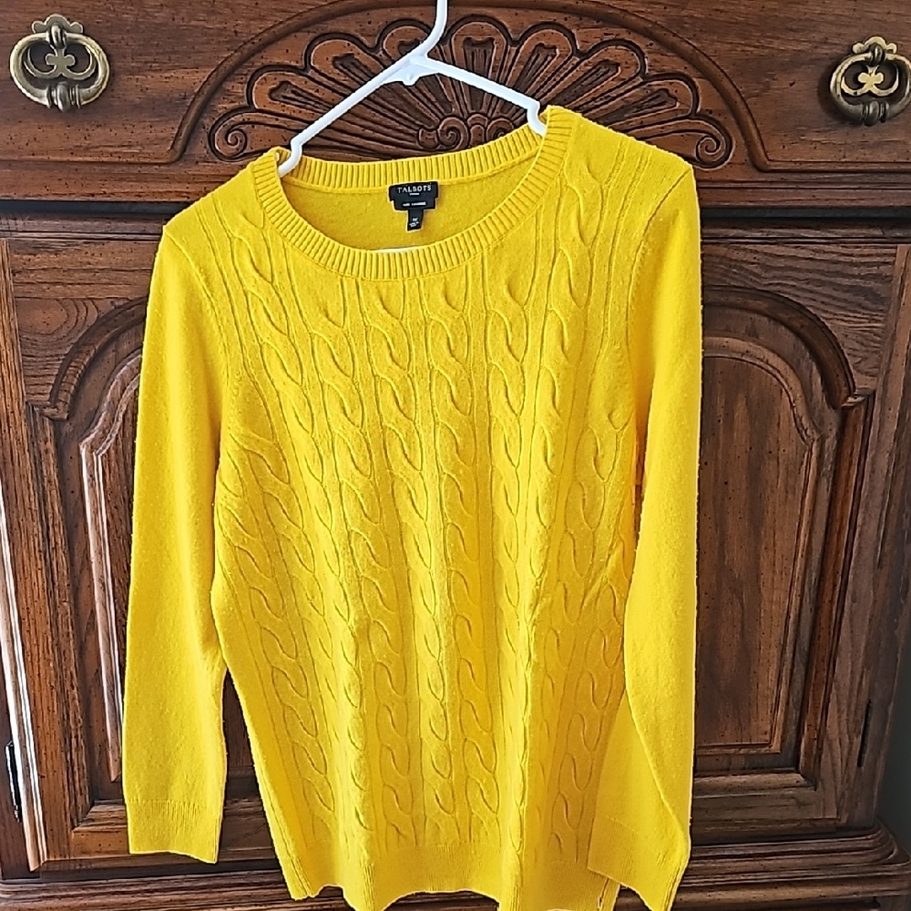 Cashmere Talbots Sunny Yellow Cable Knit Crew Neck Sweater